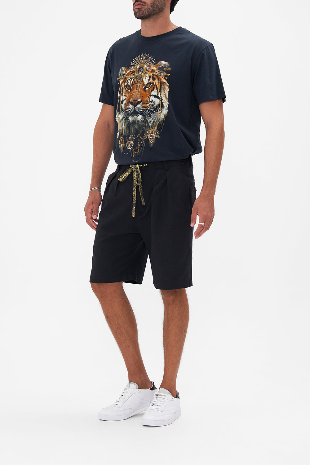 PLEATED SHORT THE NIGHT IS NOIR