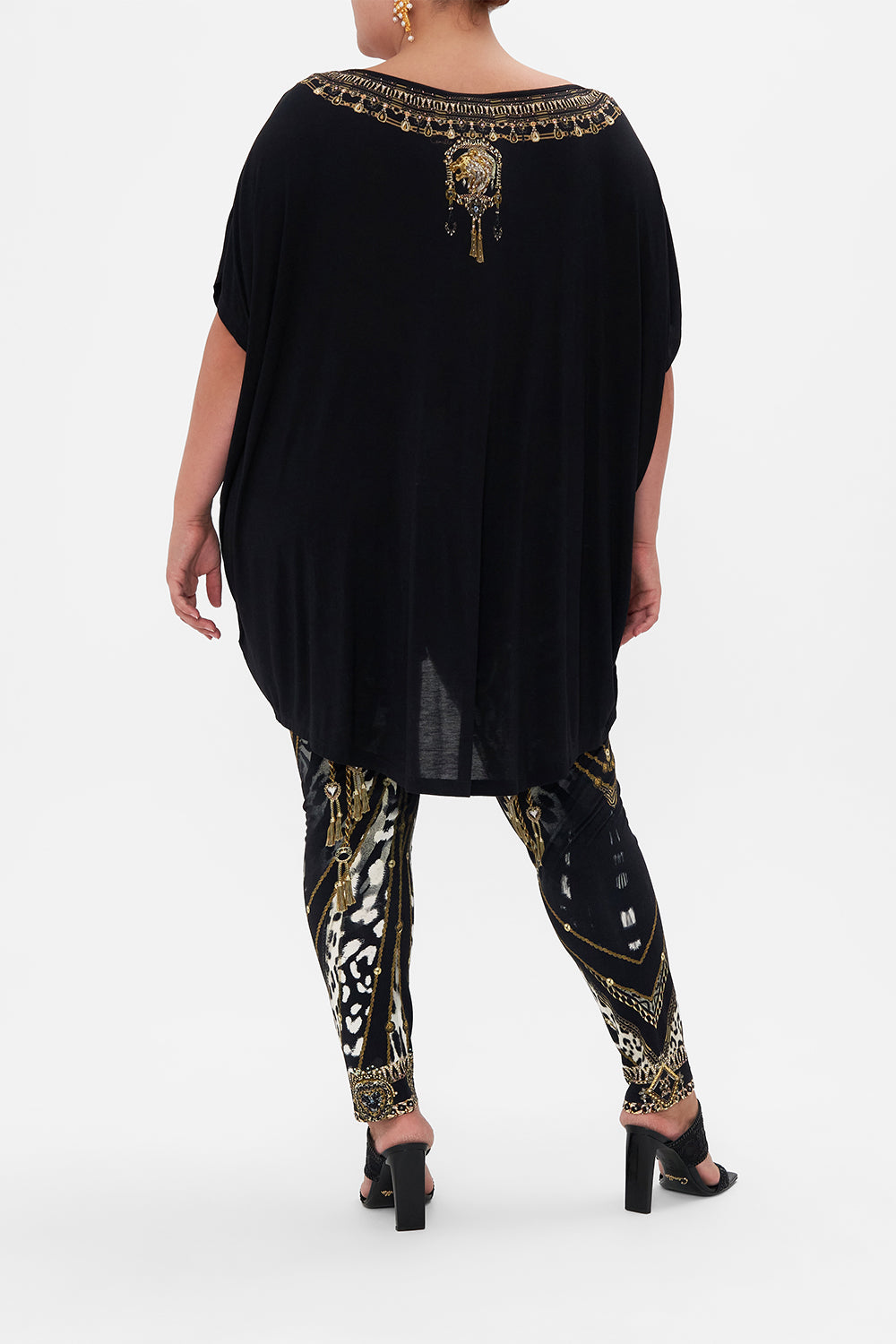 LOOSE FIT TEE - BLACK UNTAMED ROYALTY