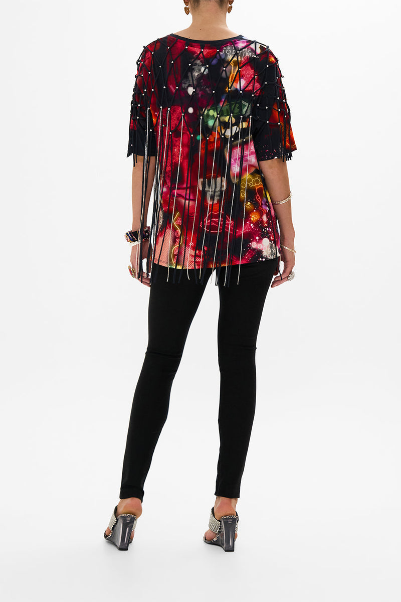 OVERSIZED BAND TEE WITH EMBELLISHED OVERLAY ELECTRIC LOVELAND – CAMILLA