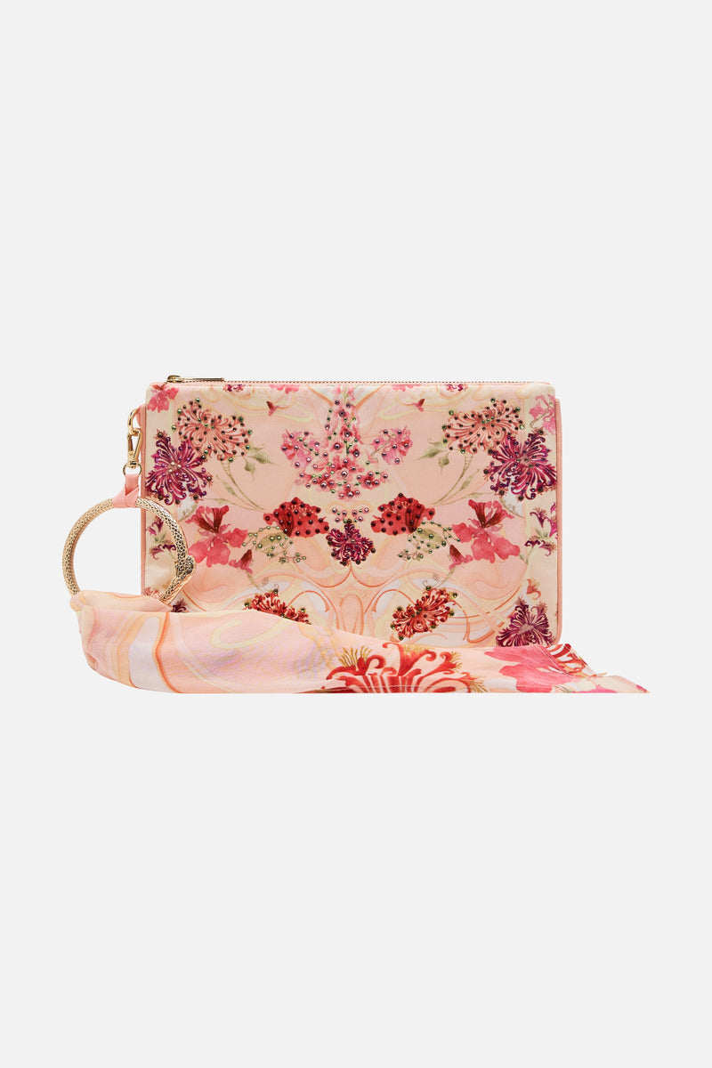 RING SCARF CLUTCH WILD AND RUNNING