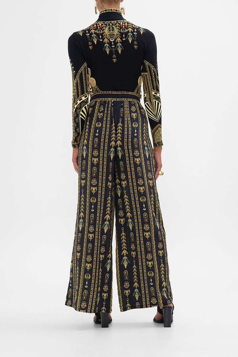 SCARF CLUTCH THEY CALLED HER NEFERTARI
