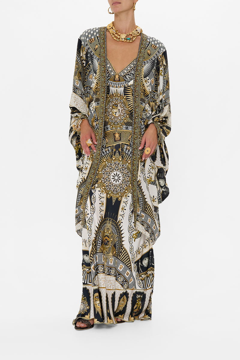 DRAMATIC SLEEVE COCOON LAYER THE THRONE ROOM