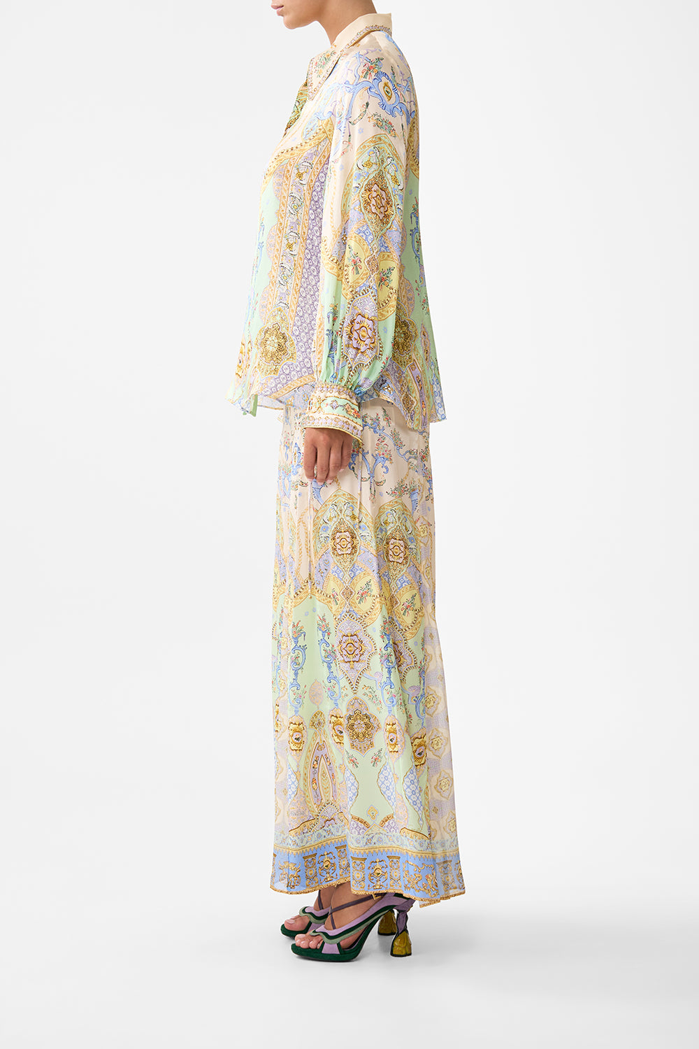 CURVED COLLAR BLOUSE EAST OF ISTANBUL