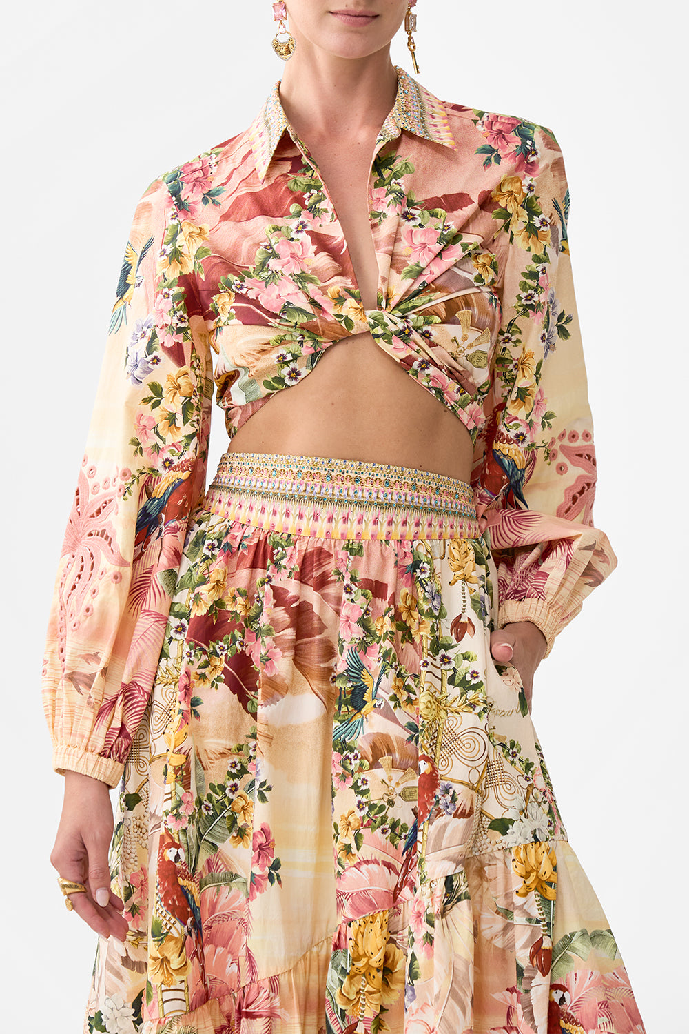 CROPPED WRAP SHIRT WELCOME TO THE WHITE LOTUS