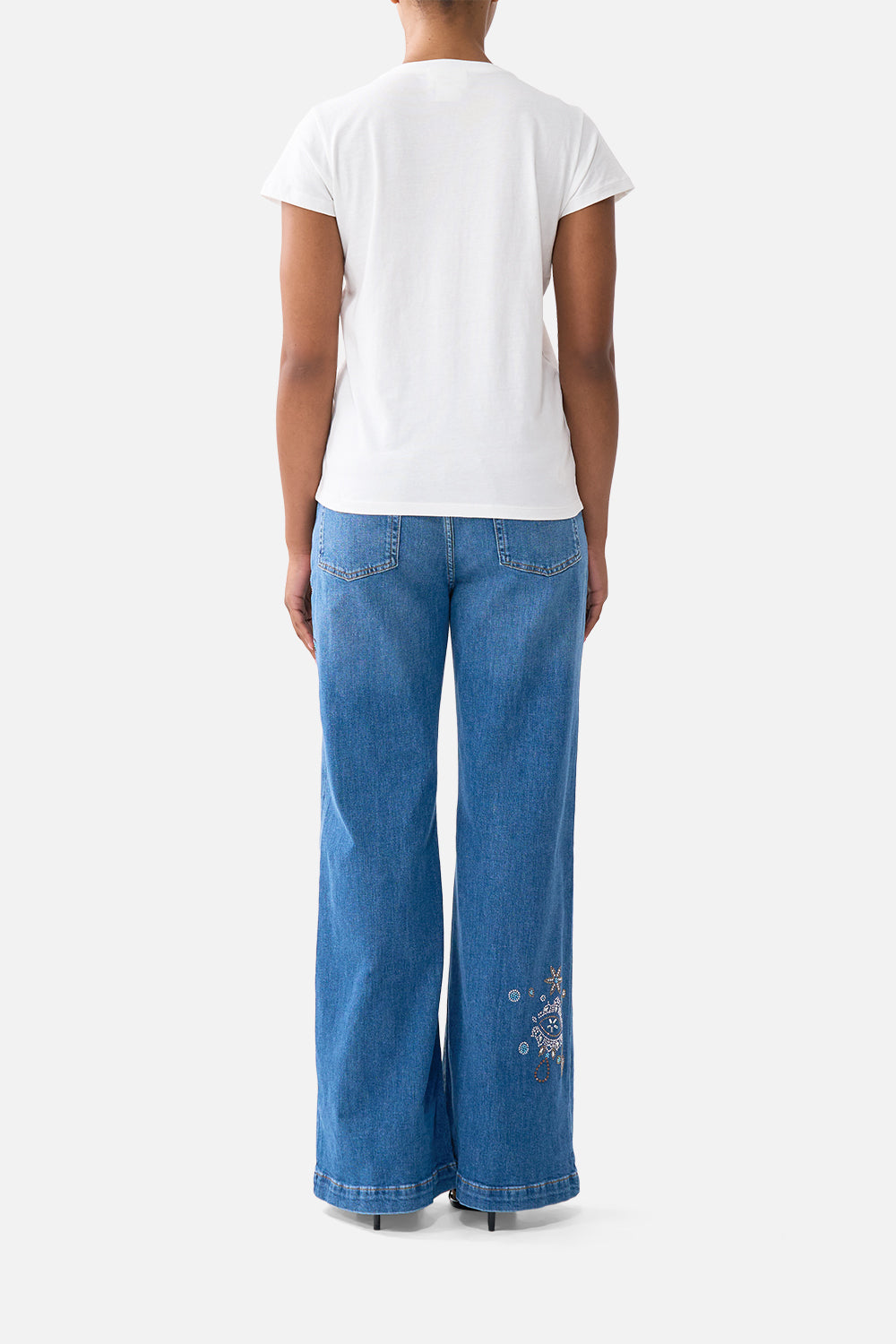 SLIM FIT ROUND NECK T-SHIRT - WHITE/MULTI TOTEMS AND TREASURES