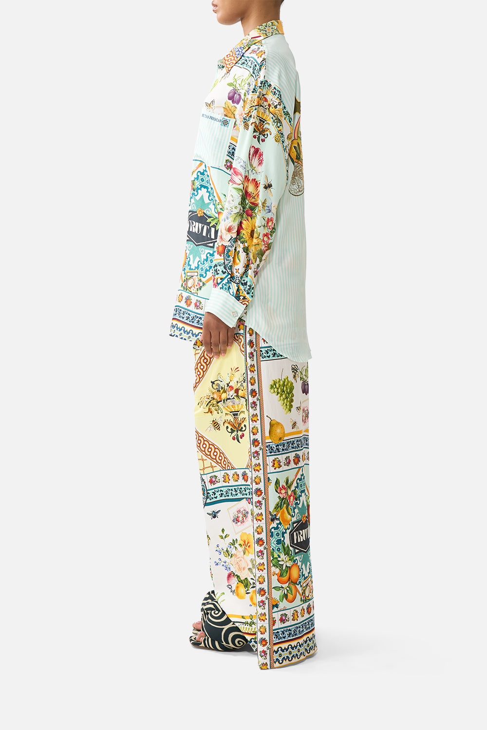 LONG SLEEVE OVERSIZED SHIRT WITH POCKET MAGIC OF THE MERCADO