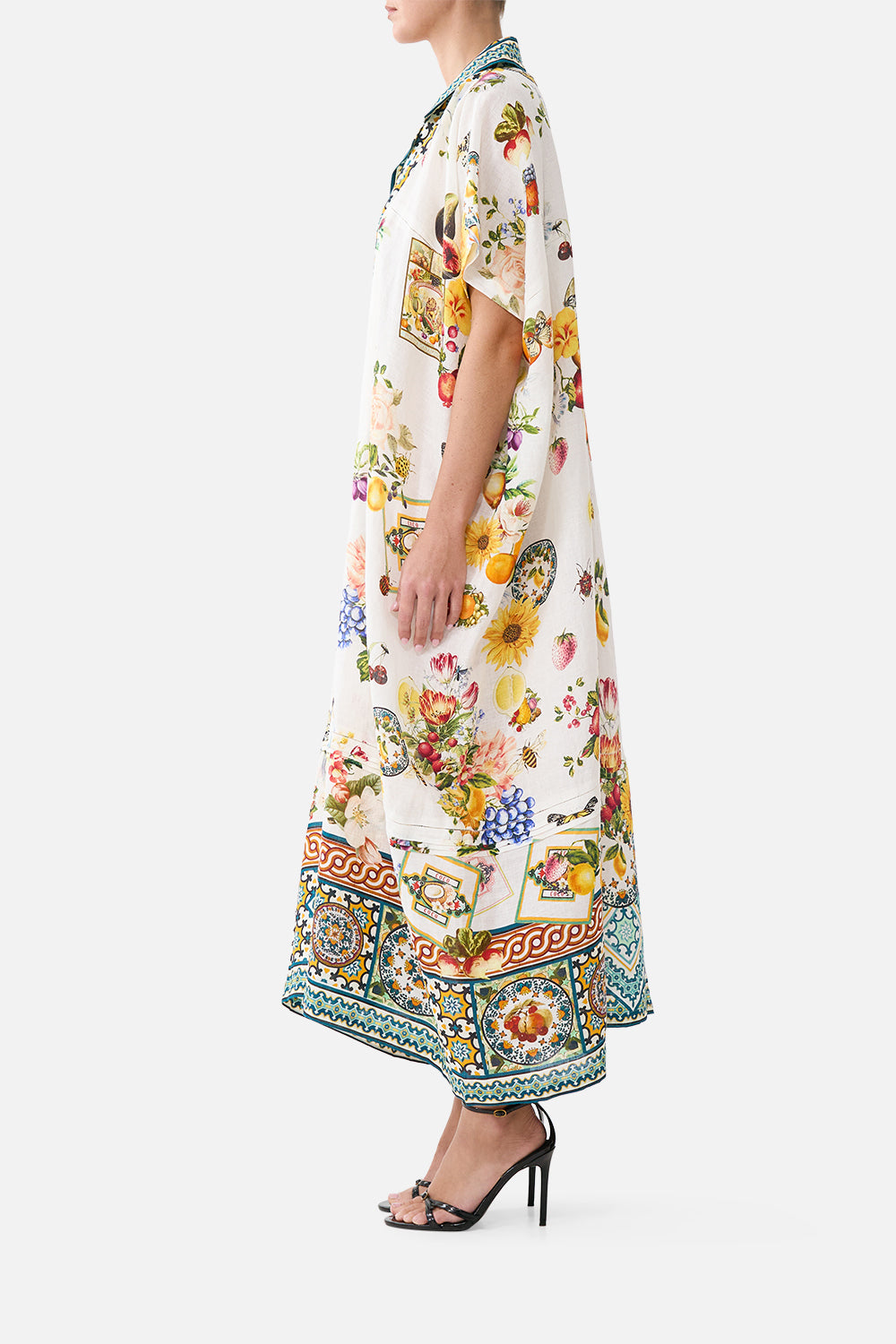 COLLARED KAFTAN WITH FRONT PLEAT DETAIL MAGIC OF THE MERCADO