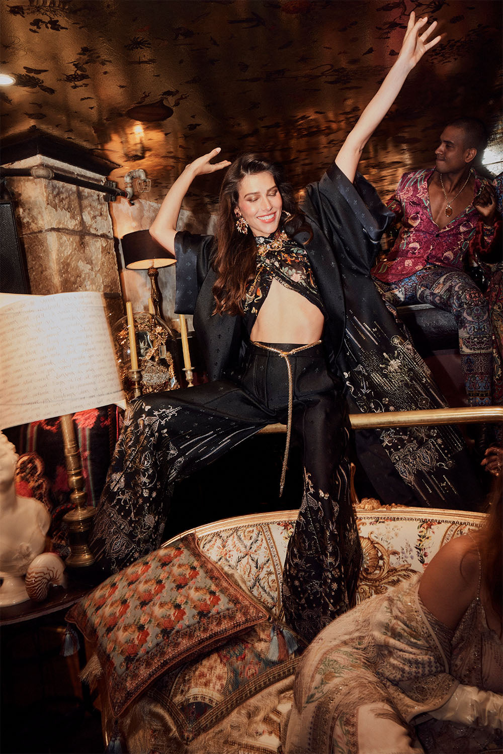 LONG ROBE WITH HEM PANEL REBELLE REBELLE