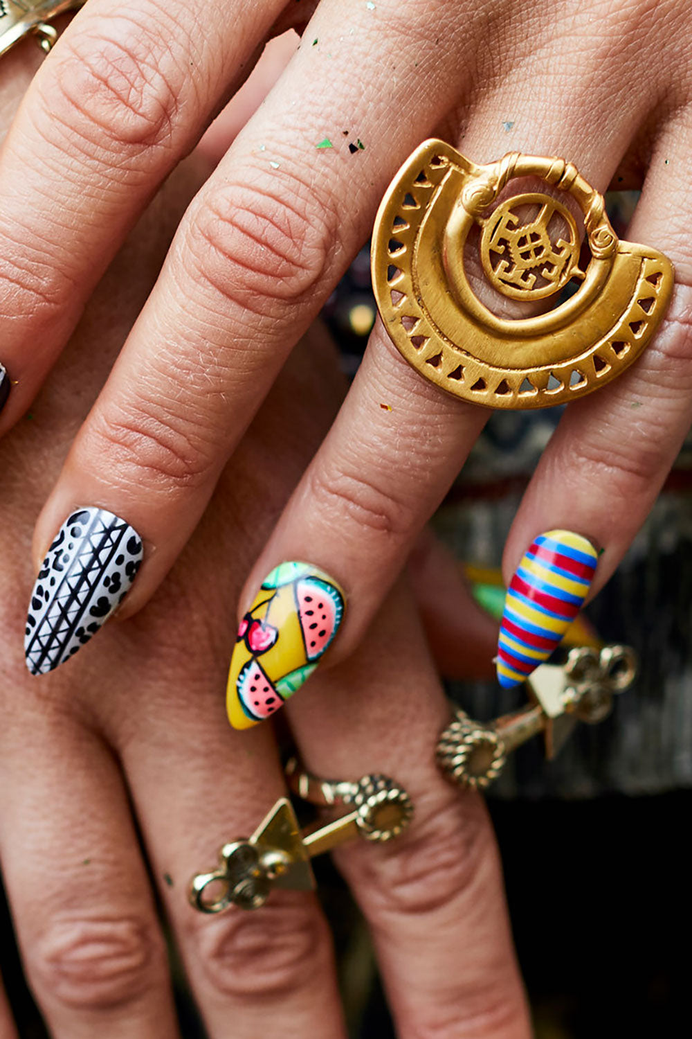 GOLD BRASS CUT OUT SPIN RING