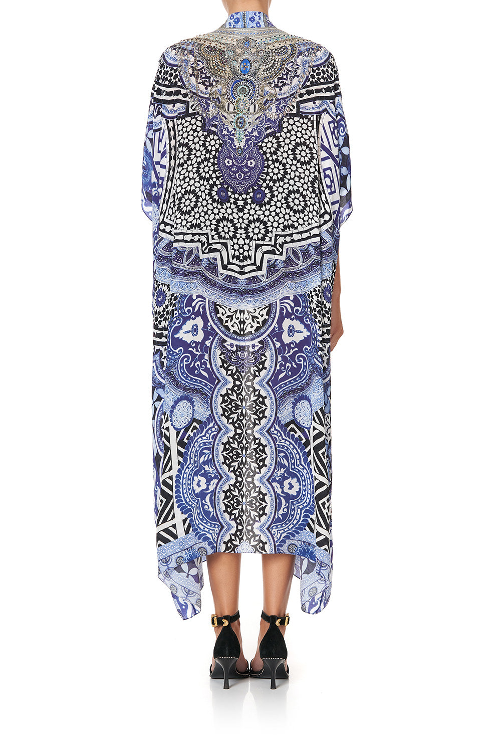 KIMONO COAT UNDER THE MEDINA MOON