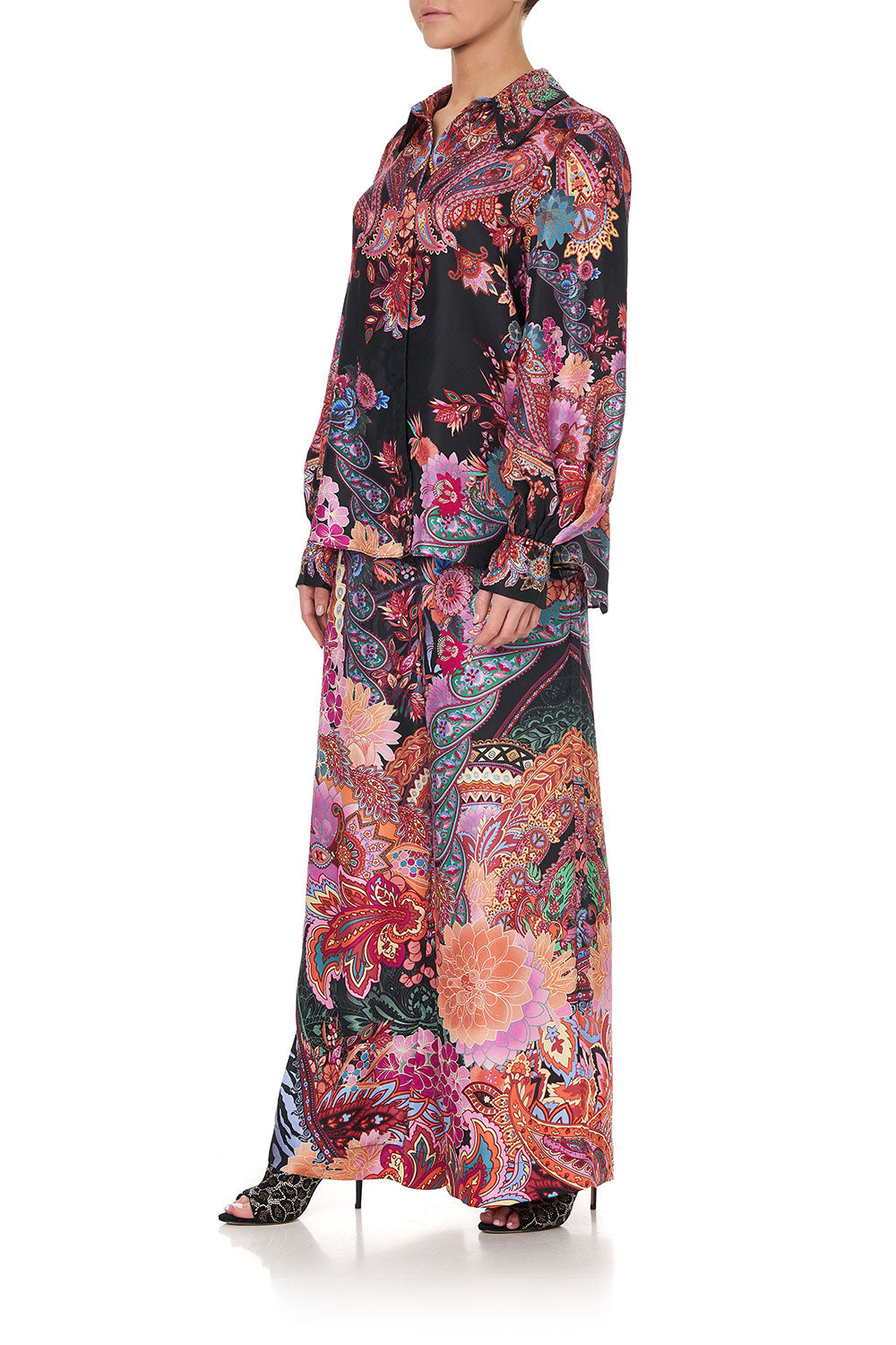 CURVED COLLAR BLOUSE SWINGING SIXTIES