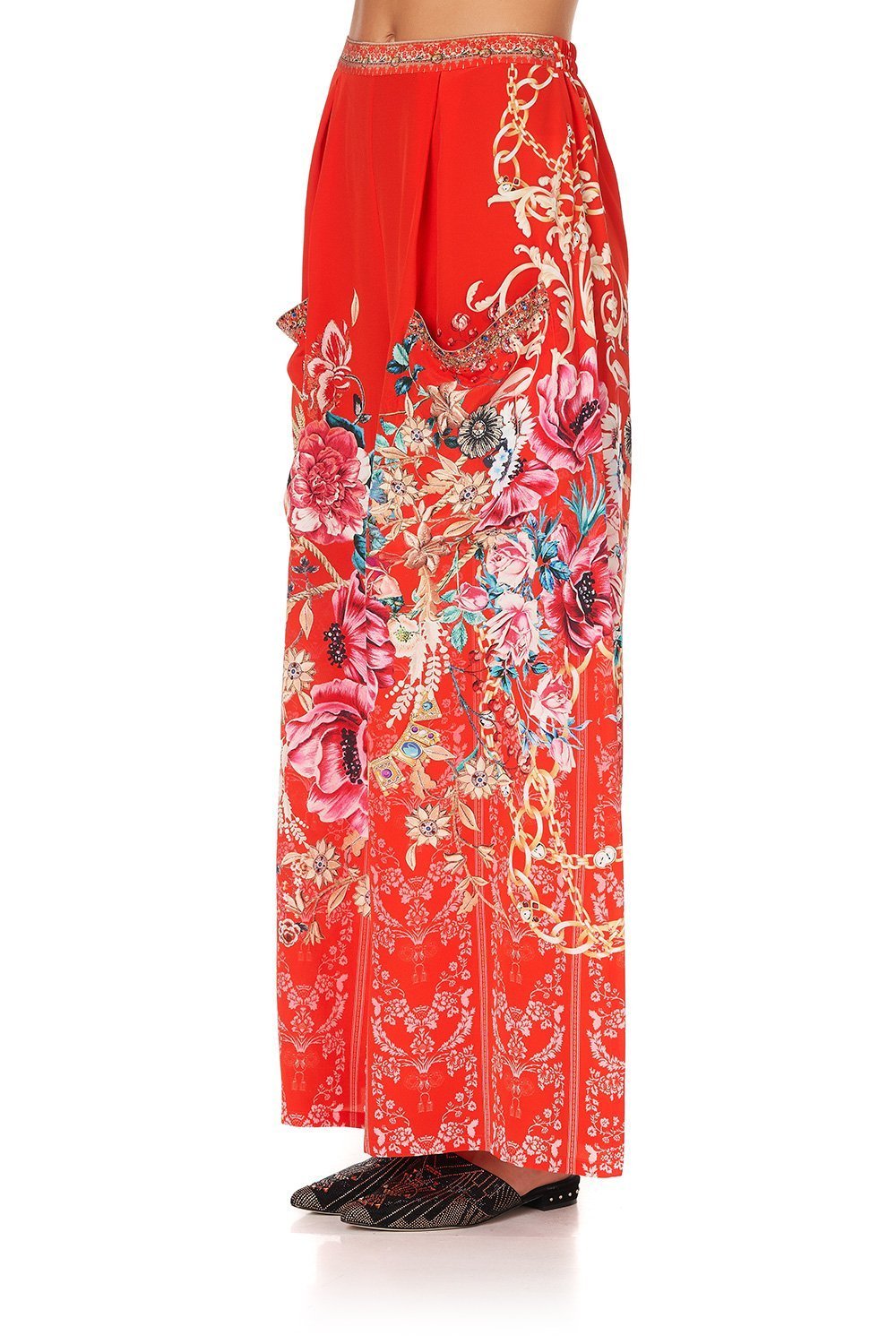 WIDE LEG TROUSER WITH FRONT POCKETS AND THE QUEEN WORE RED