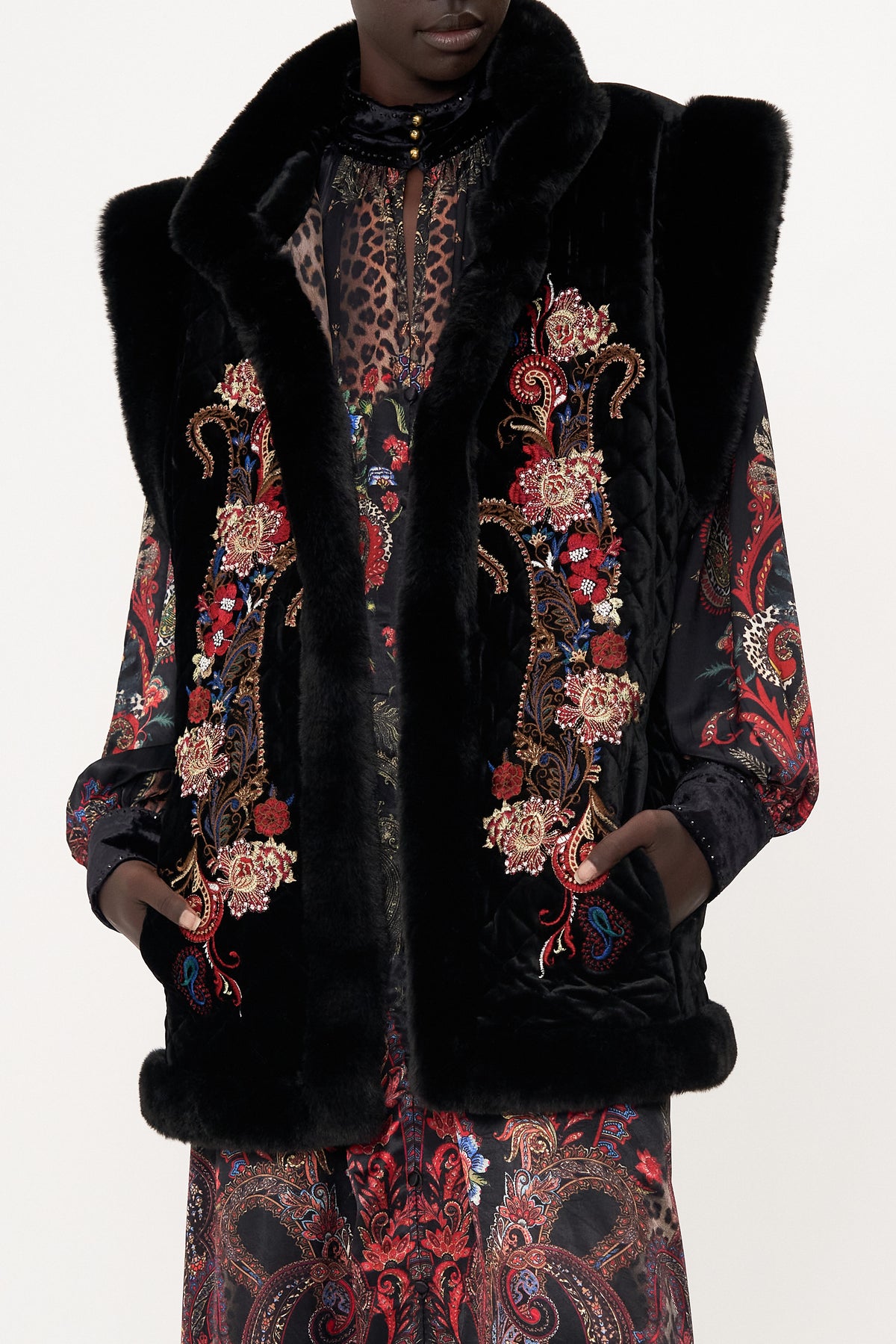 OVERSIZED FAUX FUR GILET WOODSTOCK ROCK