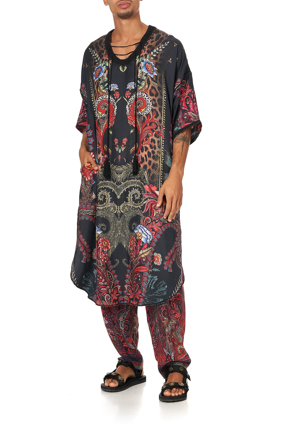 TASSLED LONG LENGTH MANTAN WOODSTOCK ROCK