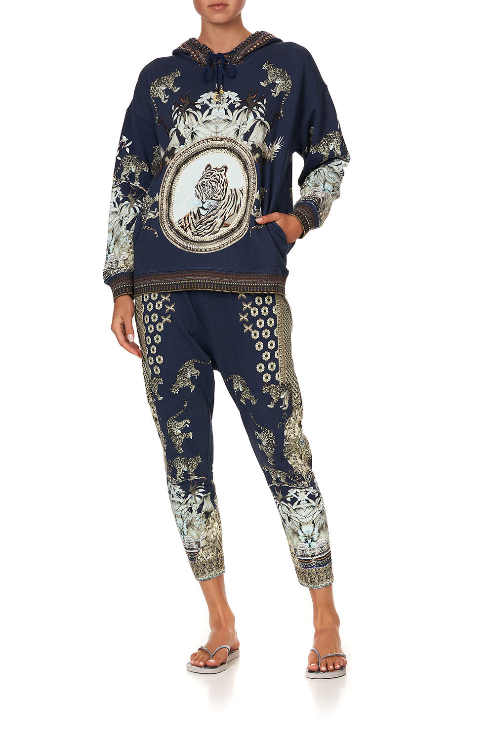 HOODIE WITH POCKETS A LITTLE PAST TWILIGHT