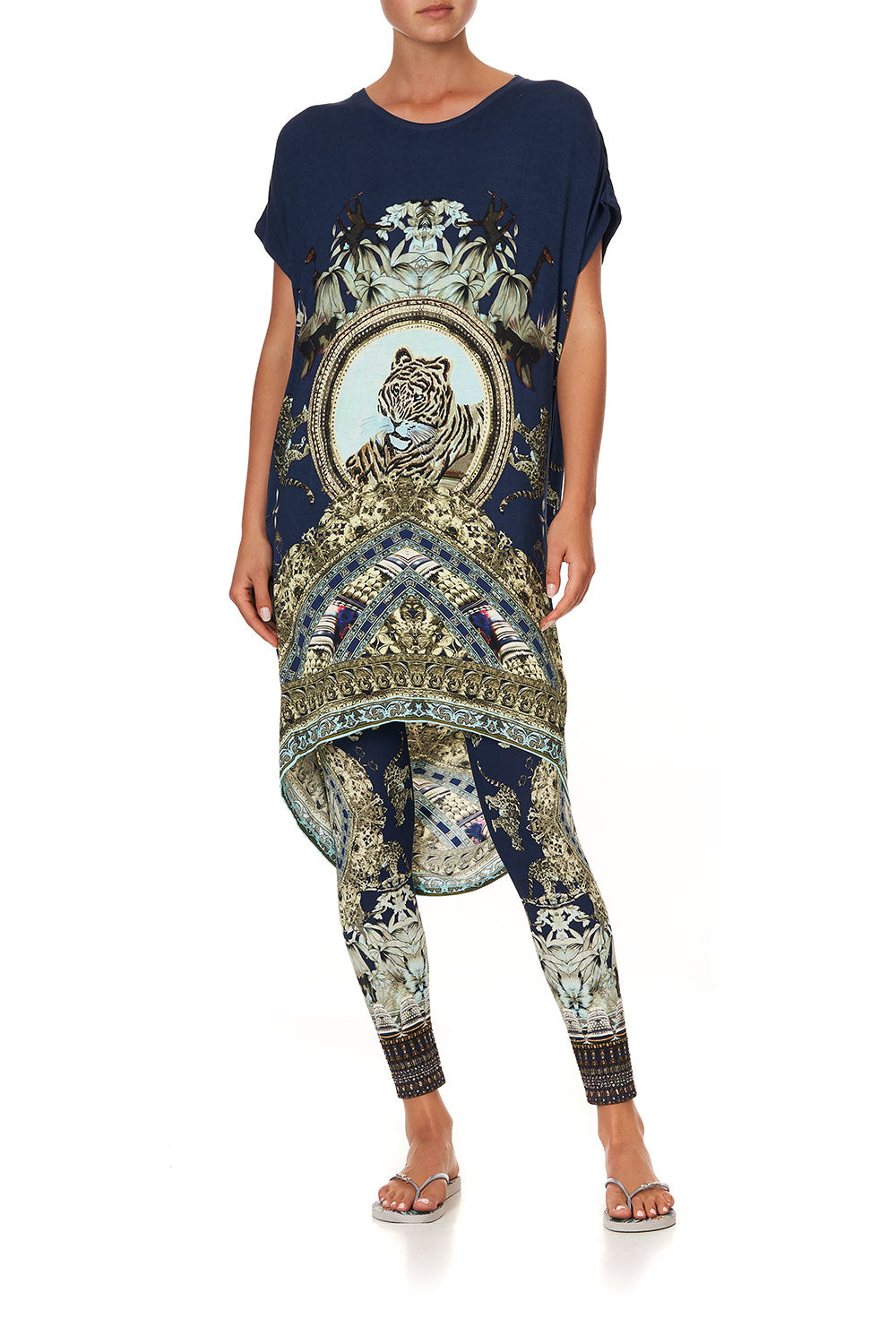 LONG SCOOP BACK HEM T-SHIRT A LITTLE PAST TWILIGHT