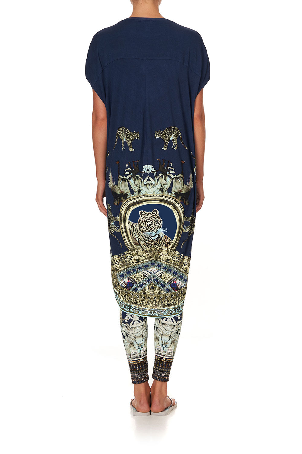 LONG SCOOP BACK HEM T-SHIRT A LITTLE PAST TWILIGHT