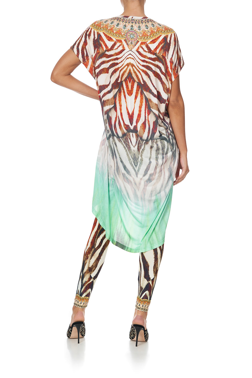 LONG SCOOP BACK HEM T-SHIRT SAVANNAH