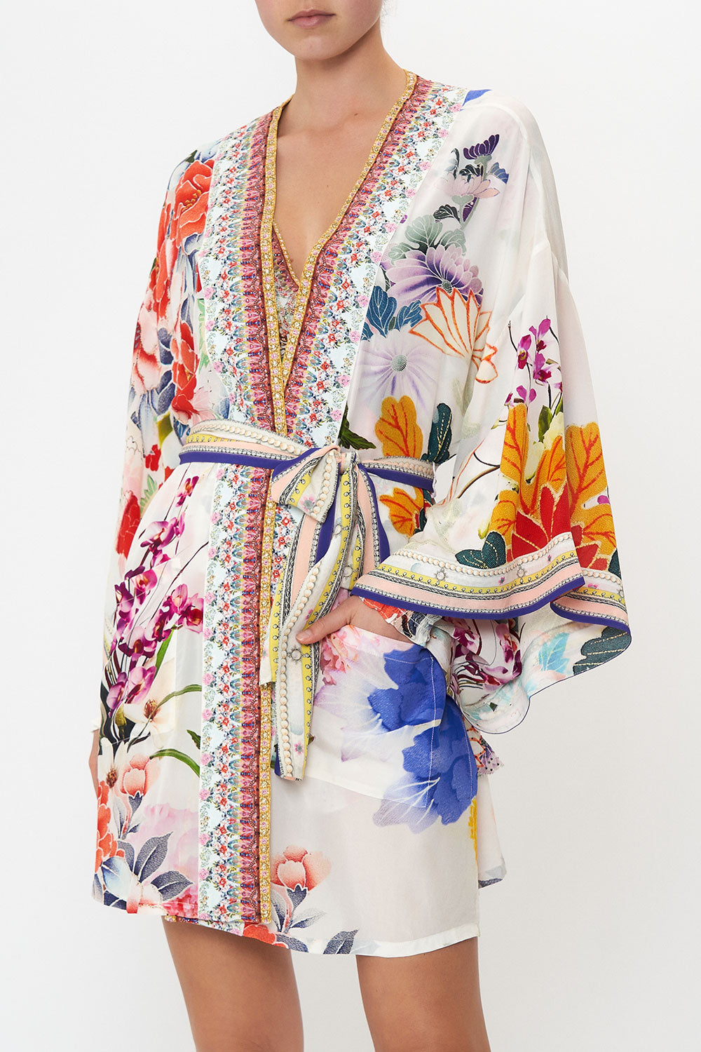 KIMONO WITH TIE BELT MEMORIES OF A GARDEN