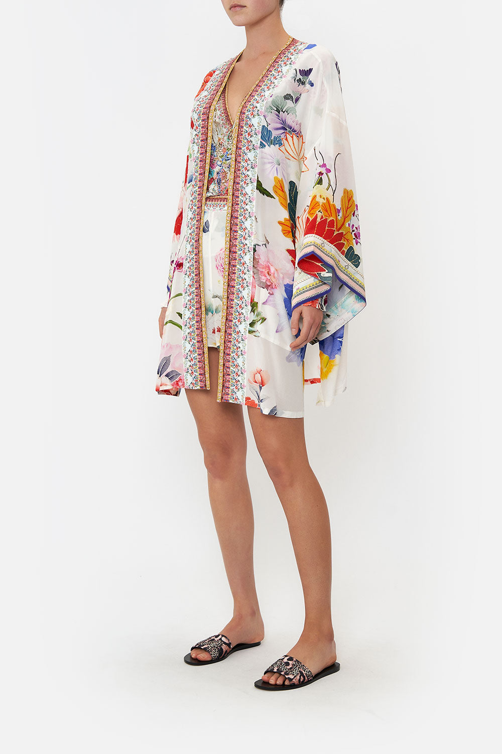 KIMONO WITH TIE BELT MEMORIES OF A GARDEN