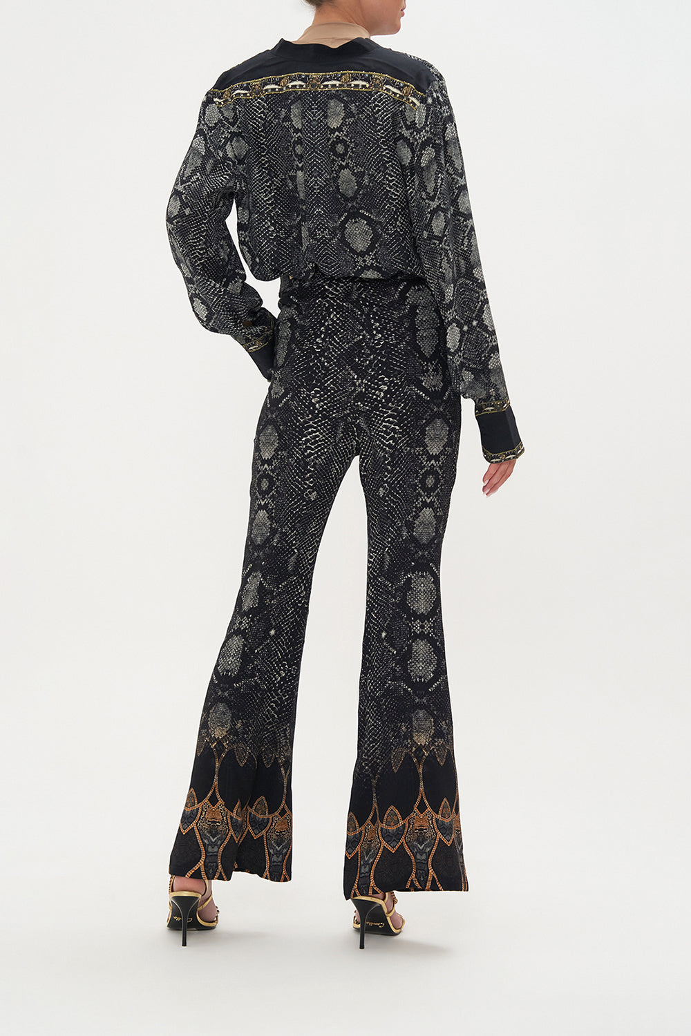 FLARE WITH D-RING DETAIL WILD HORSES