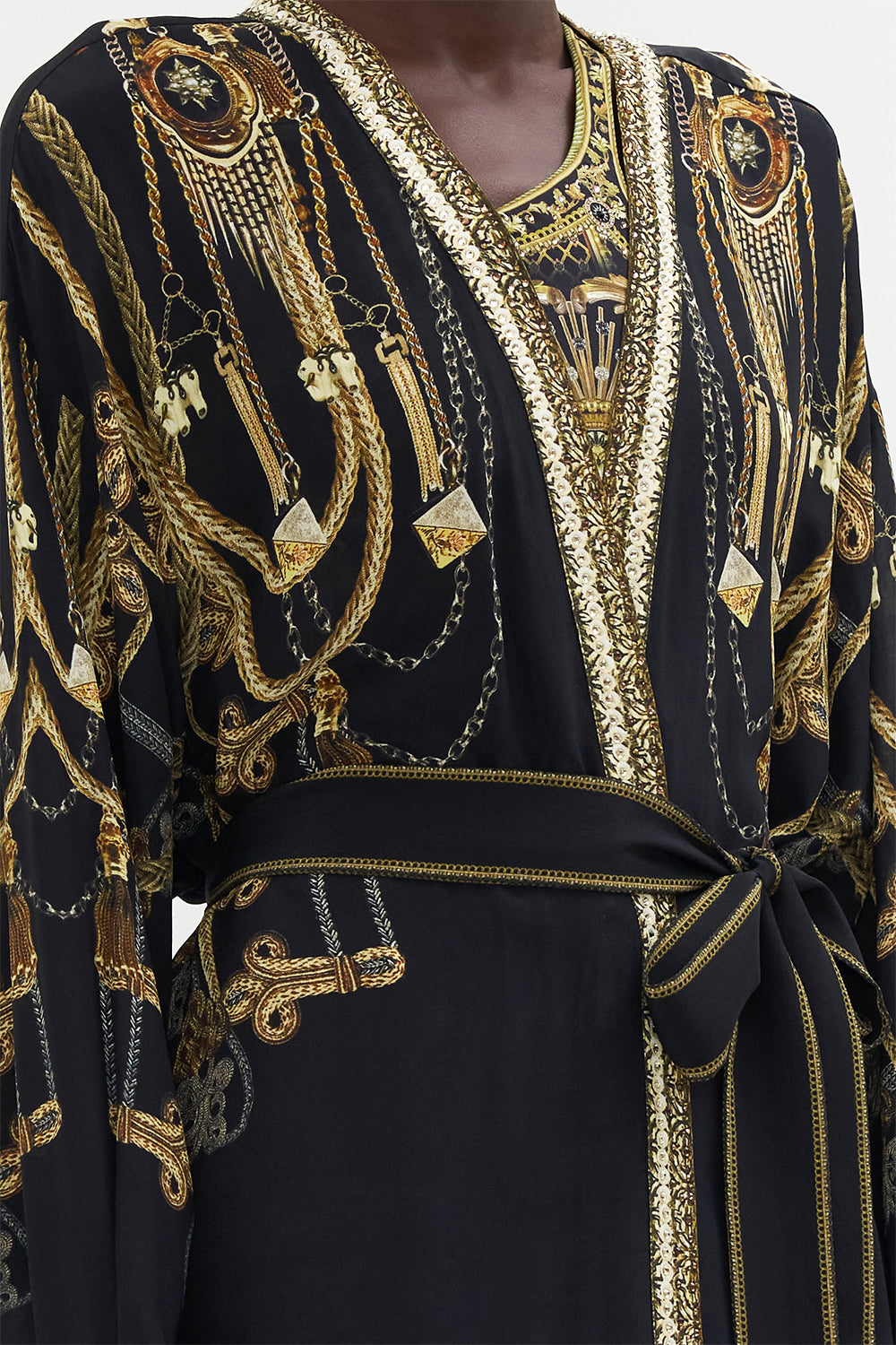 HIGH LOW LAYER WITH TIE THE NIGHT IS NOIR