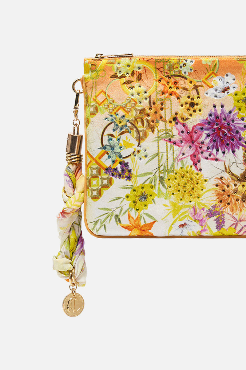 SCARF CLUTCH TIME AFTER TIME