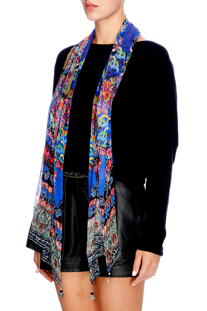 LARGE SQUARE SCARF PRETTY PRECESSION