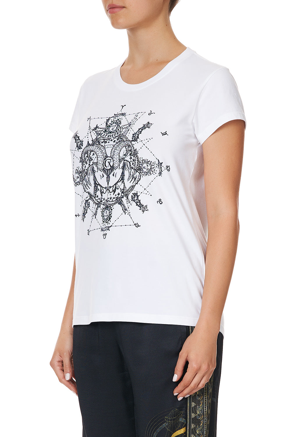 CURVED HEM FITTED TEE CAPRICORN