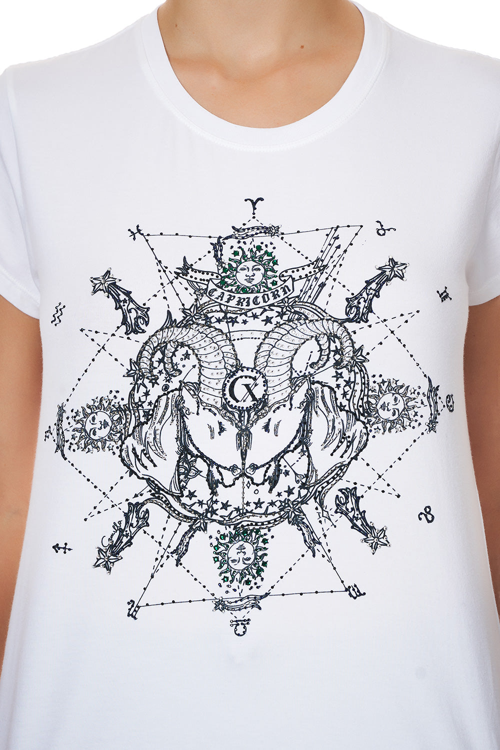 CURVED HEM FITTED TEE CAPRICORN