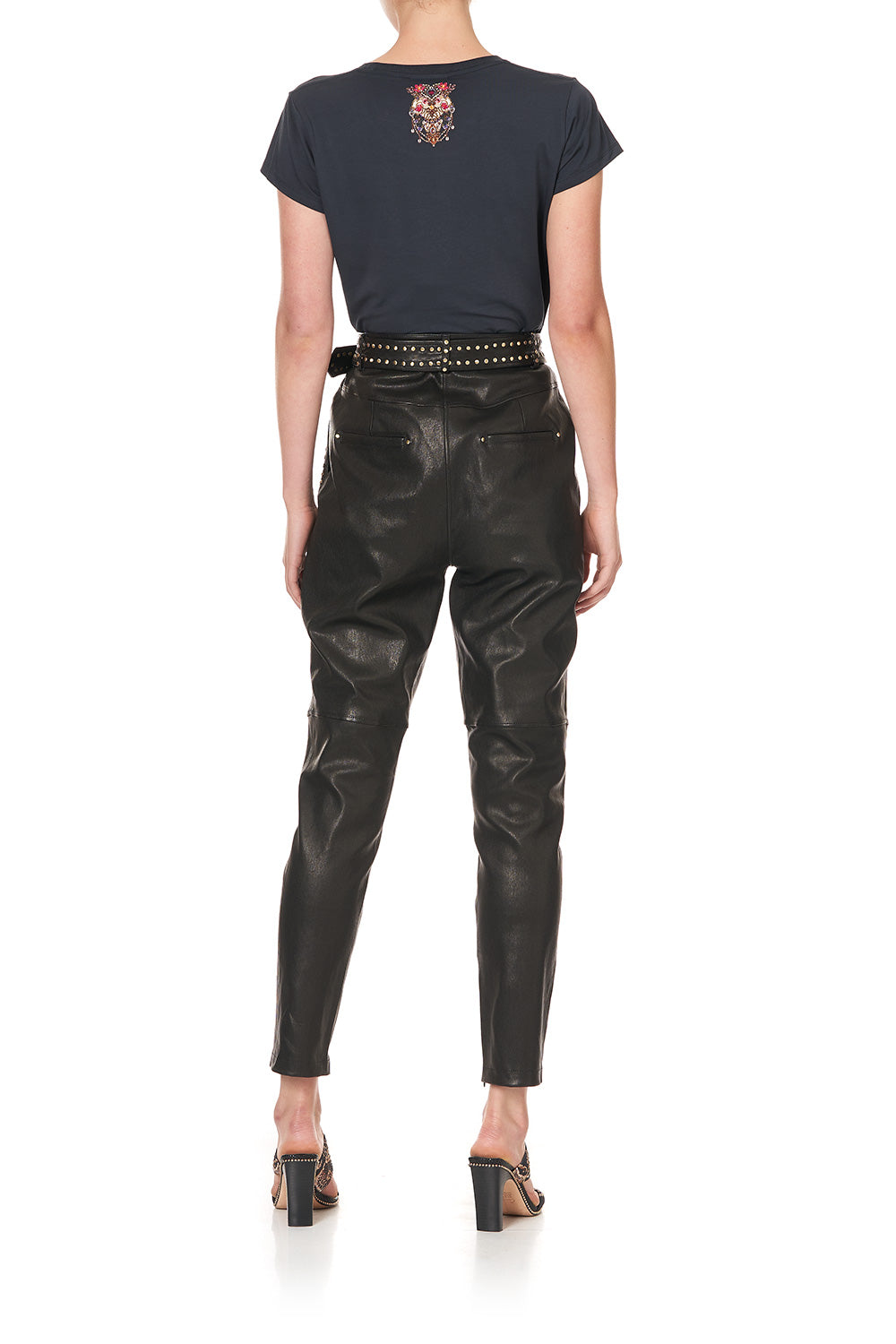 CURVED HEM FITTED TEE DRIFTING DREAMER