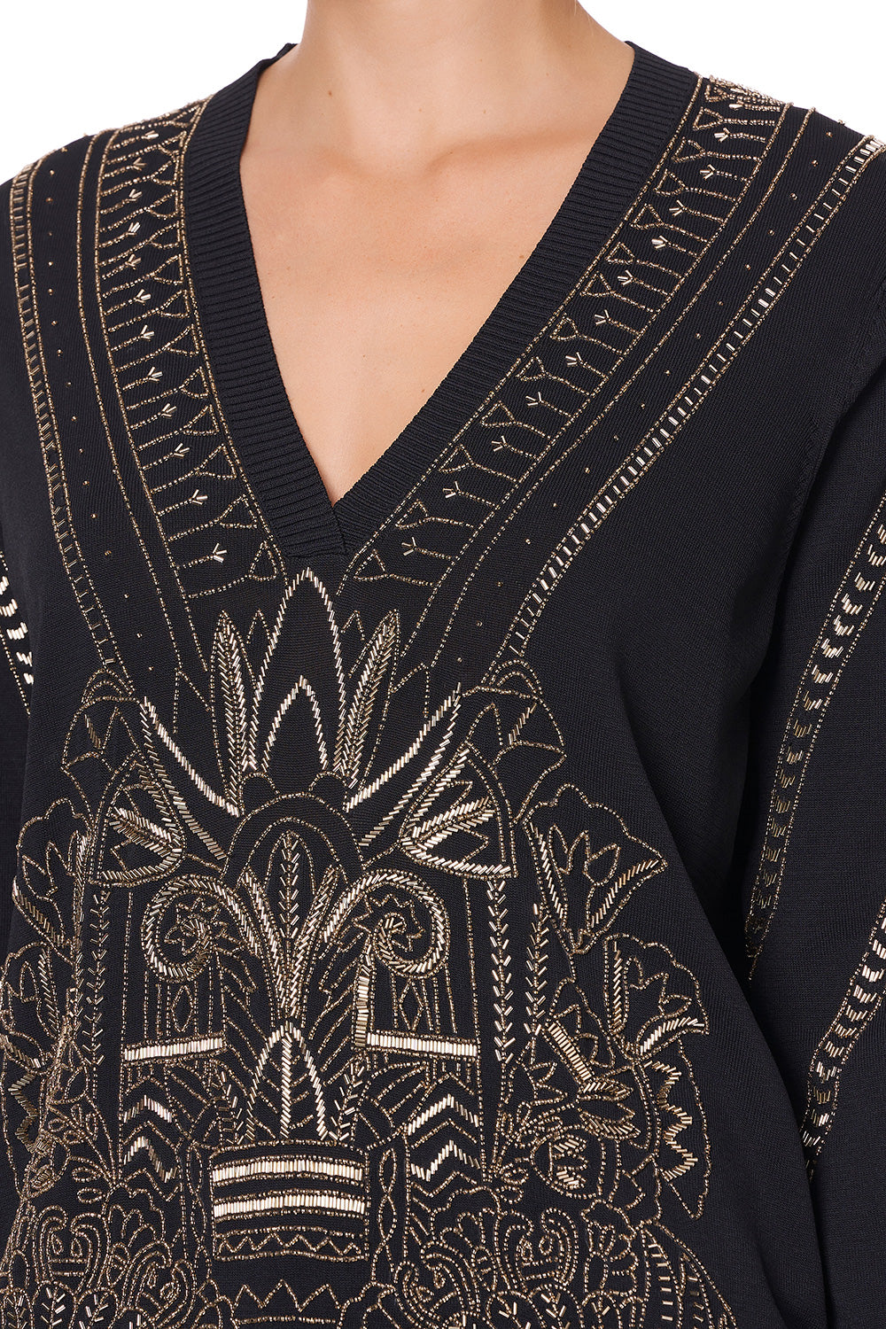 EMBELLISHED V NECK KNIT COBRA KING