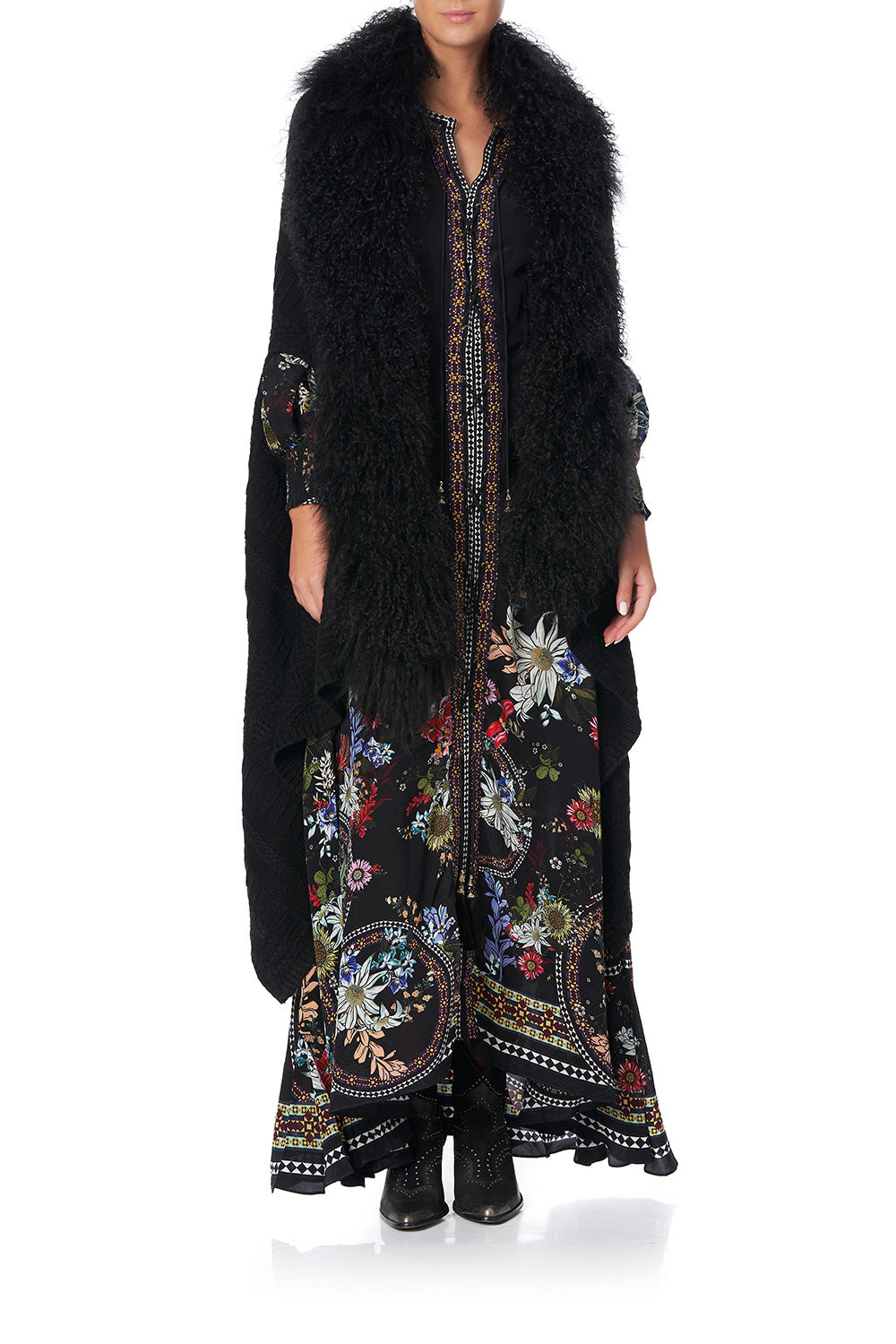 SHEARLING CAPE PAVED IN PAISLEY