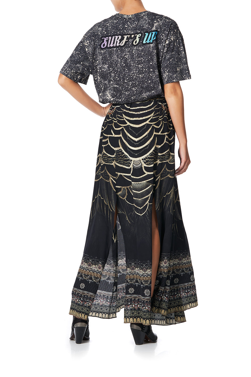 ELASTIC WAIST SKIRT WITH SPLITS UNDER A FULL MOON