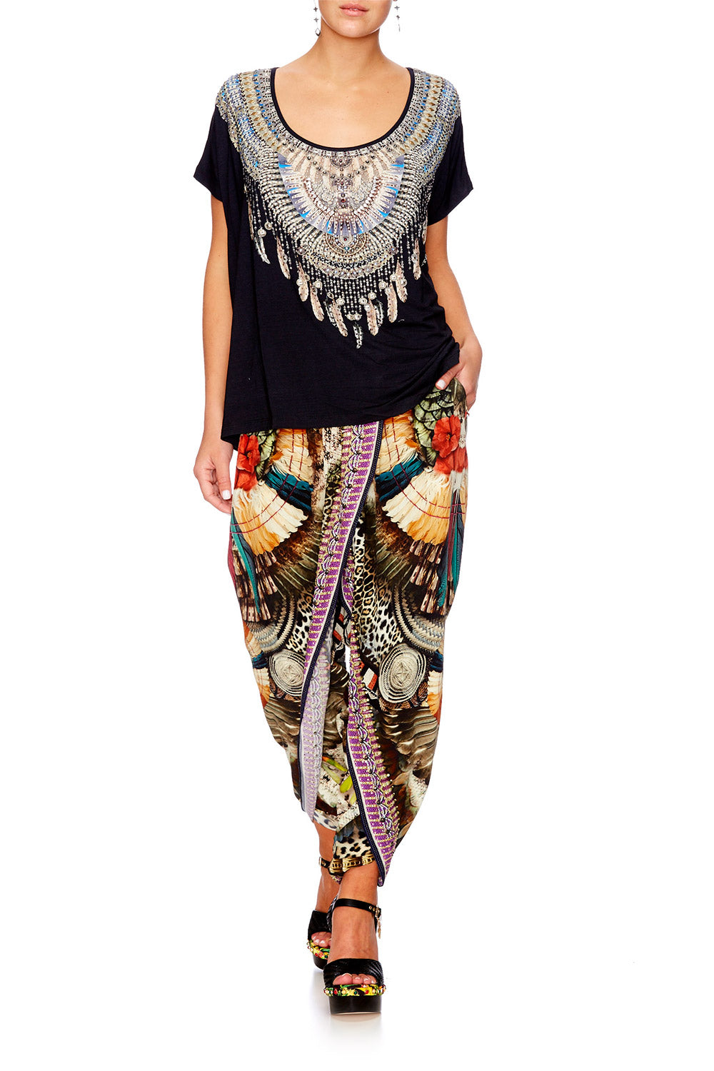 BLACK WIDE ROUND NECK T-SHIRT