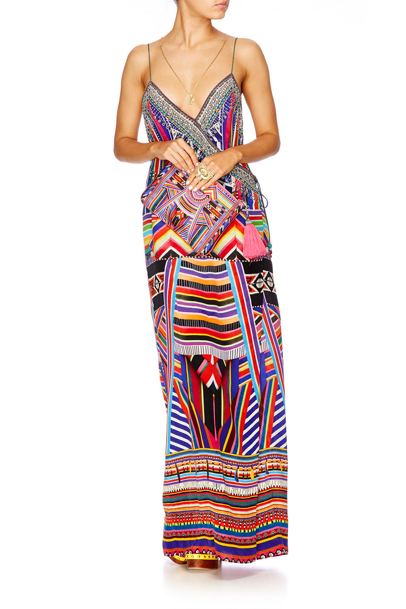 MULTI LAYER V NECK TOP TSACHILA BLESSING
