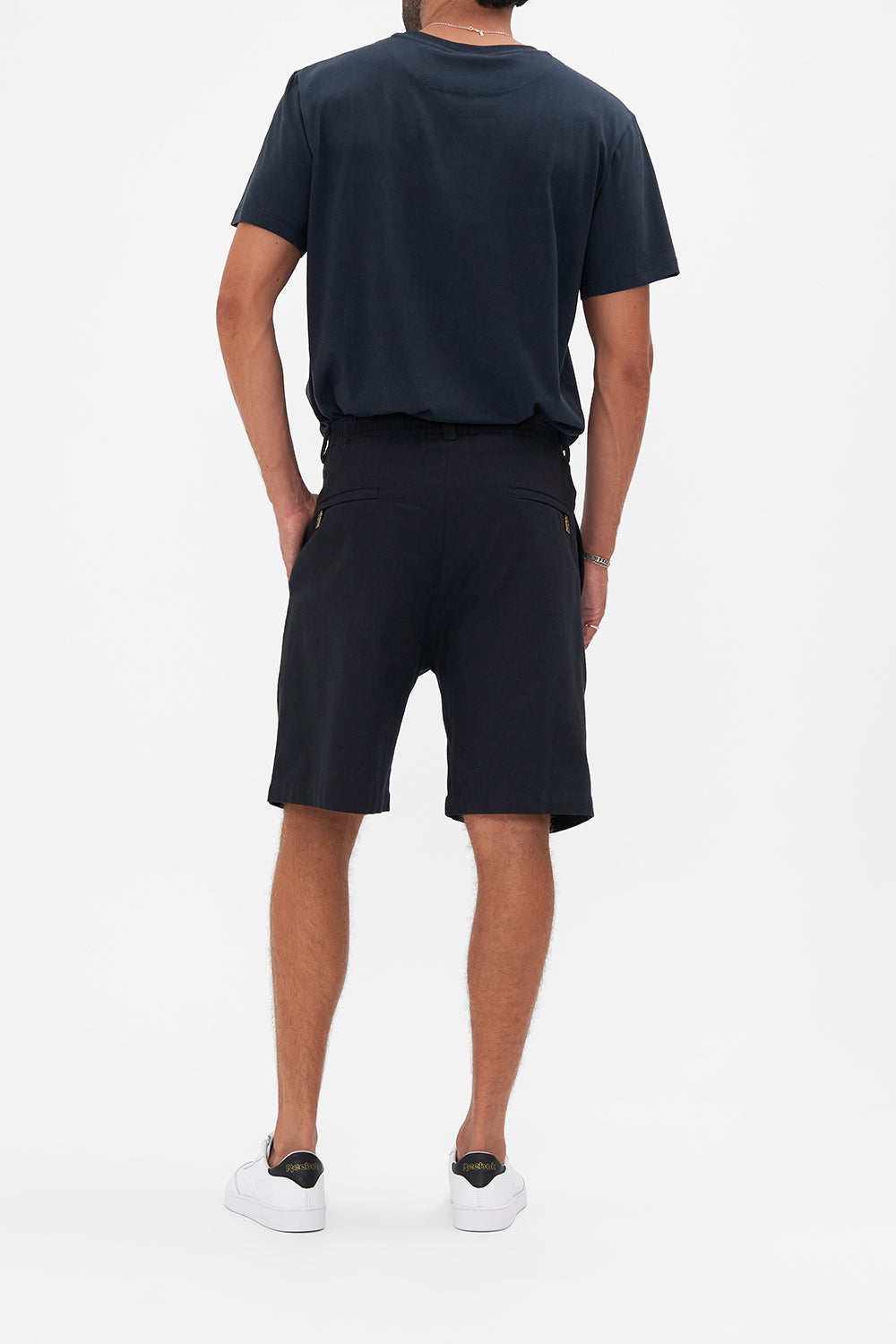 PLEATED SHORT THE NIGHT IS NOIR