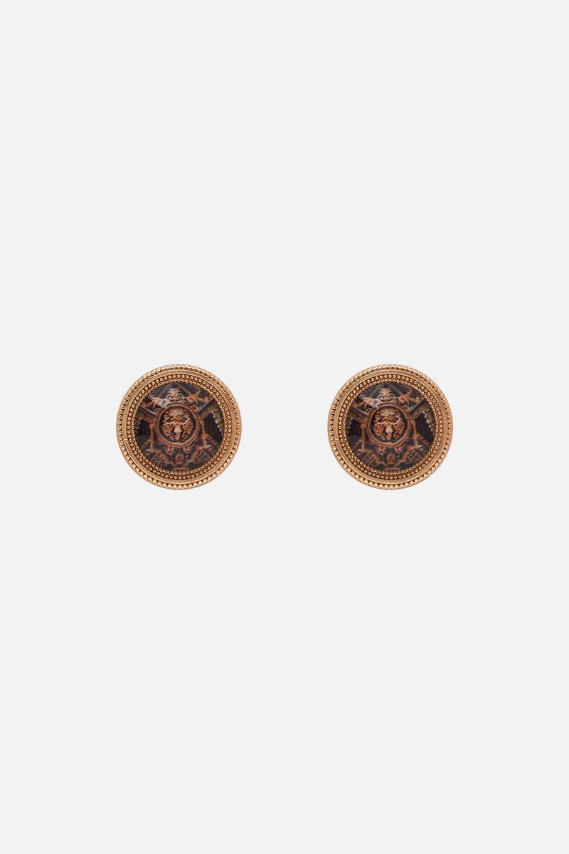 GOLD CLOTHING MAGNETS COAST TO COAST