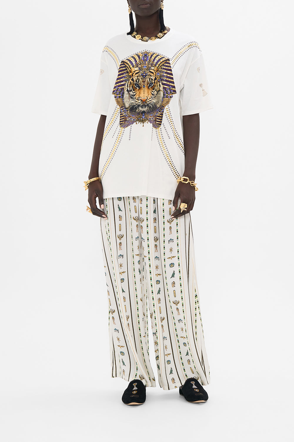 CAMILLA Oversized Band Tee in White Valley of the Queens print