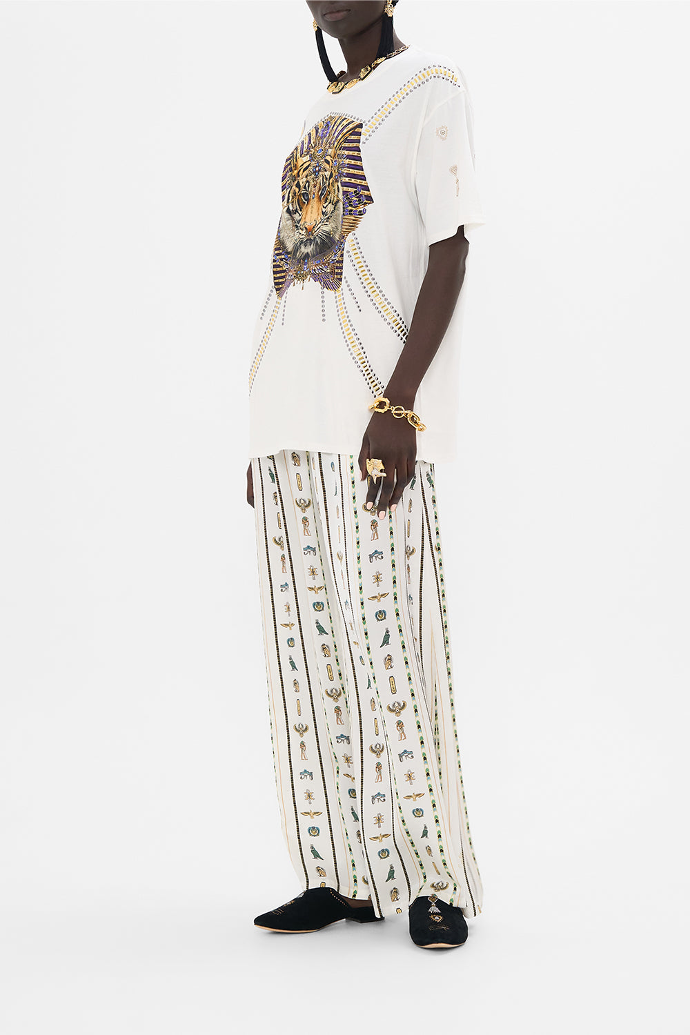 CAMILLA Oversized Band Tee in White Valley of the Queens print