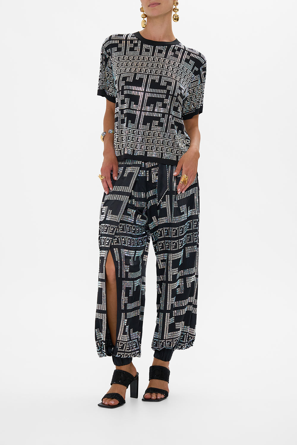 CLASSIC TEE READ MY GLYPHS