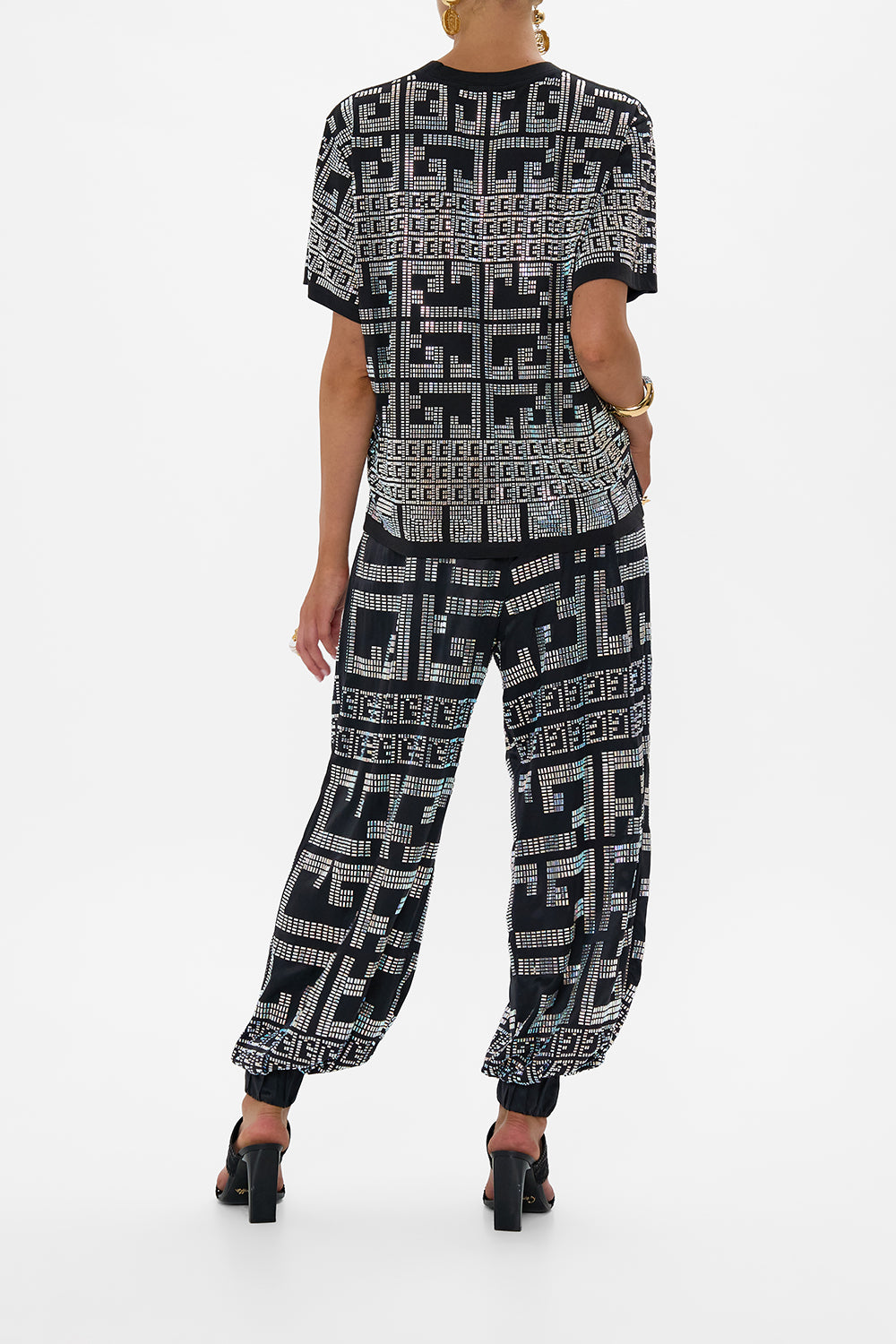 CLASSIC TEE READ MY GLYPHS