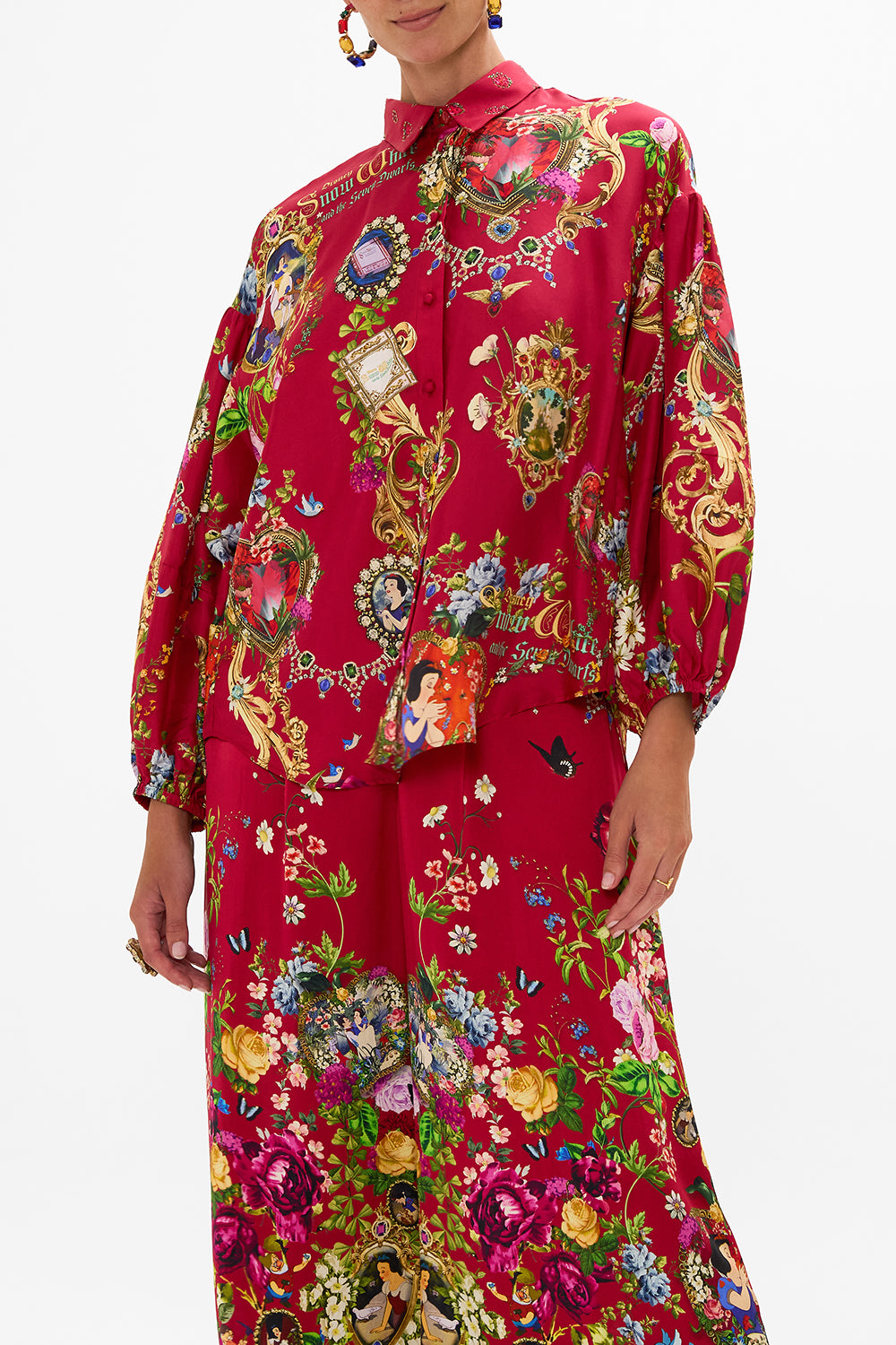 Disney CAMILLA silk blouse in Just One Bite Snow White print