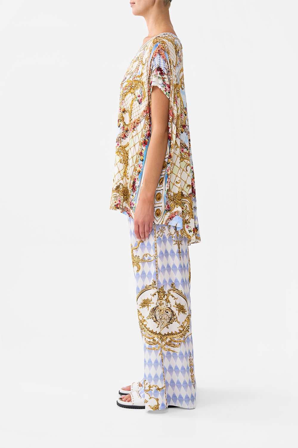 LOOSE FIT TEE THRONE GAMES