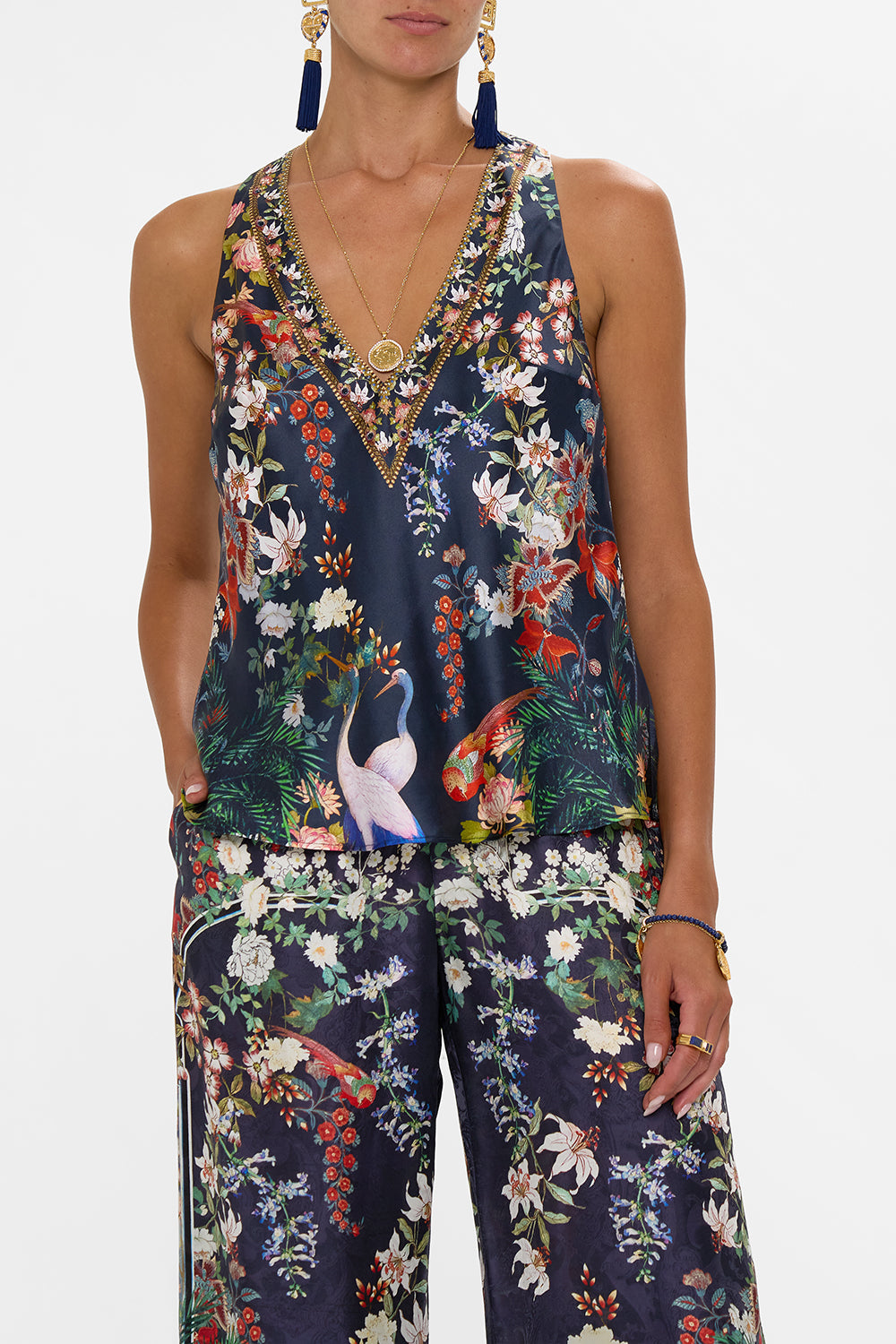 V NECK TOP WITH KNOT BACK PALACIO POETRY