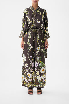 The CAMILLA Straight Leg Pant in our Dish It, Daisy print.