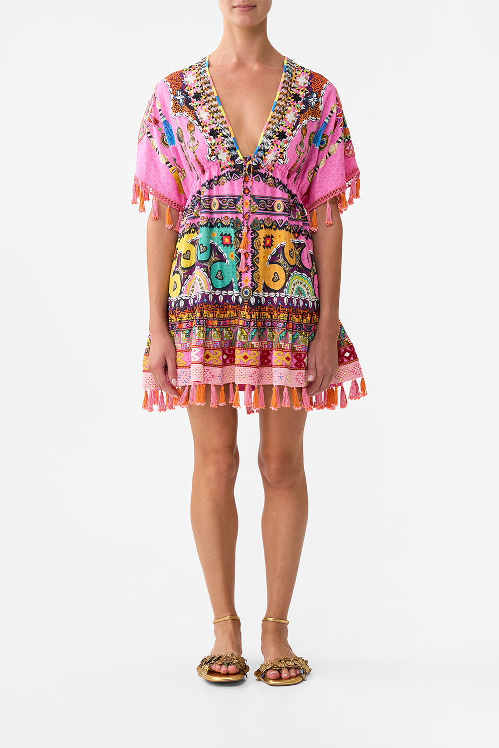 The CAMILLA SHORT V NECK EMBROIDERED DRESS PATCHWORK PANORAMAPATCHWORK PANORAMA