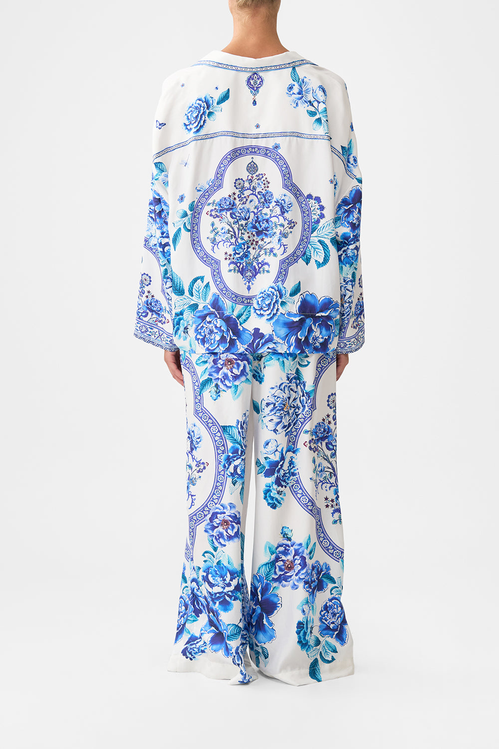 The CAMILLA CROPPED RELAXED SHIRT A CERAMIC GARDEN