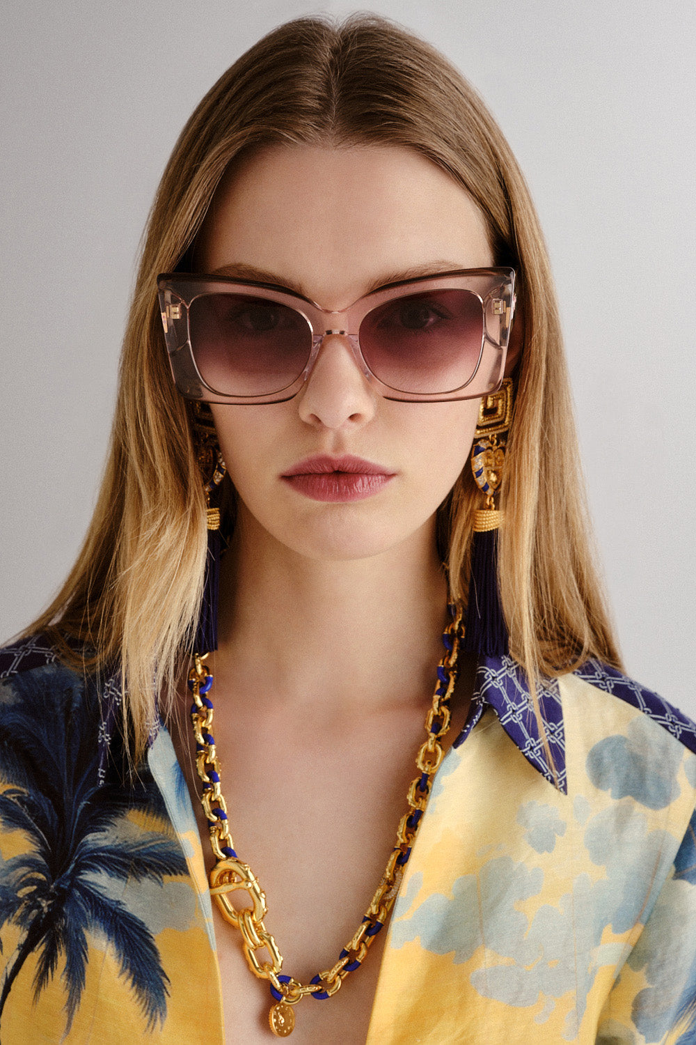 The CAMILLA WHERE'S MY VALET SUNGLASSES CRYSTAL ROSE / CRYSTAL CHOCOLATE