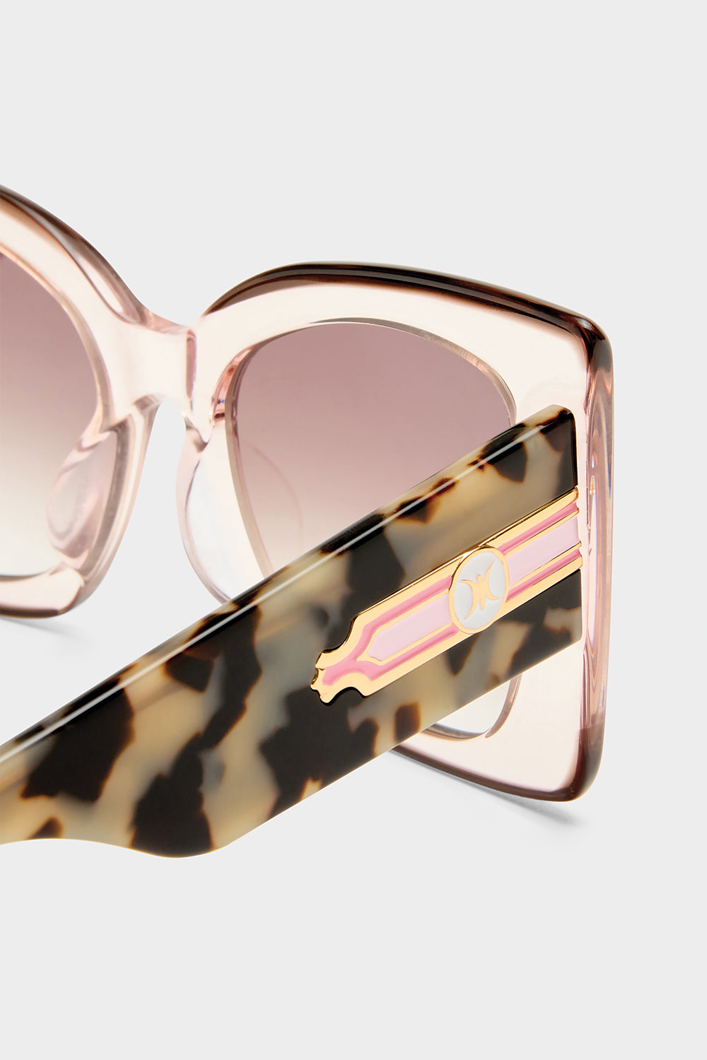The CAMILLA WHERE'S MY VALET SUNGLASSES CRYSTAL ROSE / CRYSTAL CHOCOLATE